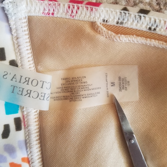 Victoria's Secret halter bikini top - Picture 9 of 9